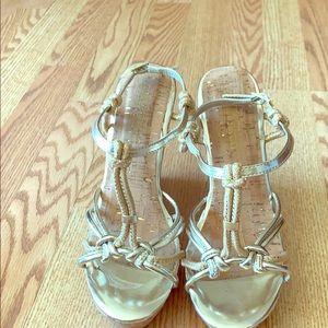 Colin Stuart Antique Gold wedge sandal. Size 8B
